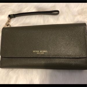 Henri Bendel Uptown Out and About wallet armygreen